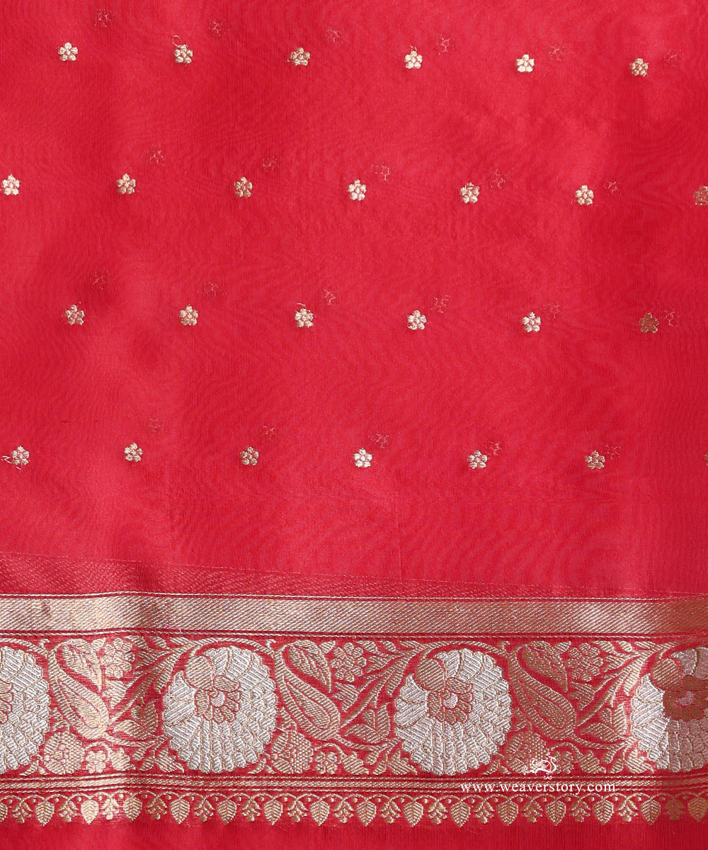 Rani_Pink_Pure_Kora_Silk_Banarasi_Saree_With_Kadhwa_Leaf_Boota_With_Gold_And_Silver_Flowers_Bel_WeaverStory_05