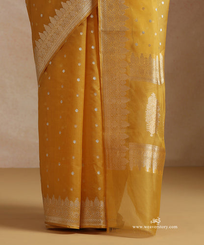 Mustard_Pure_Kora_Silk_Banarasi_Saree_With_Kadhwa_Sona_Rupa_Booti_WeaverStory_04