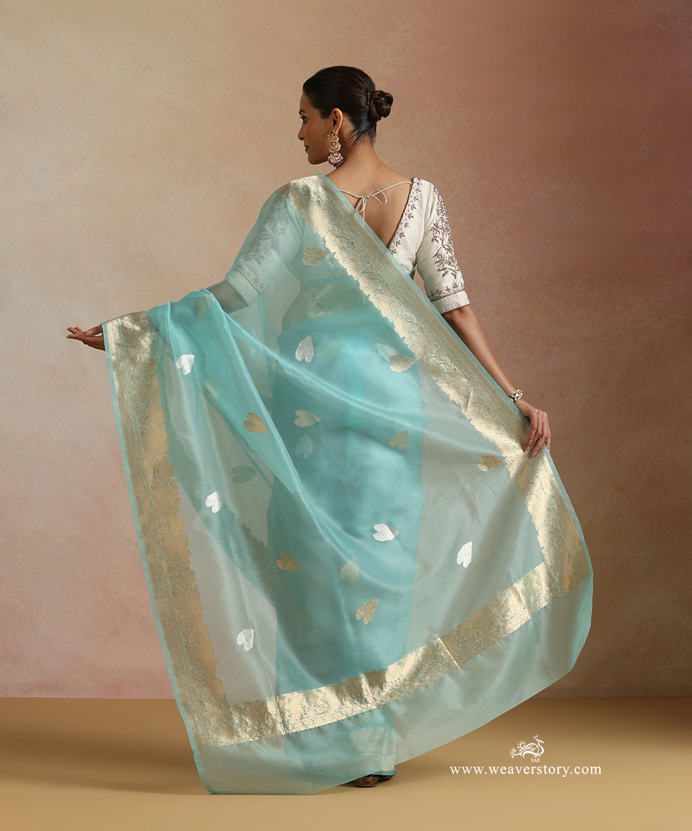 Ice_Blue_Pure_Kora_Silk_Banarasi_Saree_With_Kadhwa_Lotus_Leaf_Boota_With_Gold_Zari_Flower_Bel_WeaverStory_03
