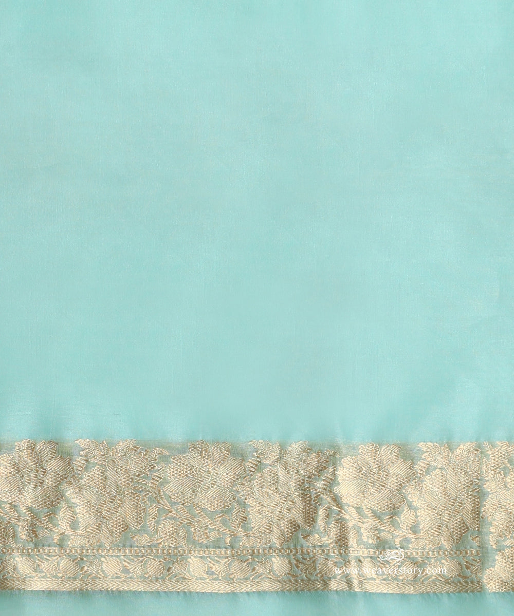Ice_Blue_Pure_Kora_Silk_Banarasi_Saree_With_Kadhwa_Lotus_Leaf_Boota_With_Gold_Zari_Flower_Bel_WeaverStory_05