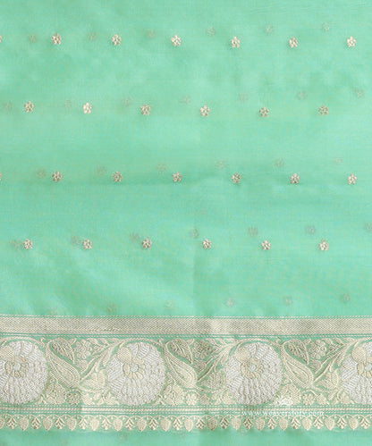 Neon_Green_Pure_Kora_Silk_Banarasi_Saree_With_Kadhwa_Flower_Boota_And_Guldasta_Motif_On_Pallu_WeaverStory_05