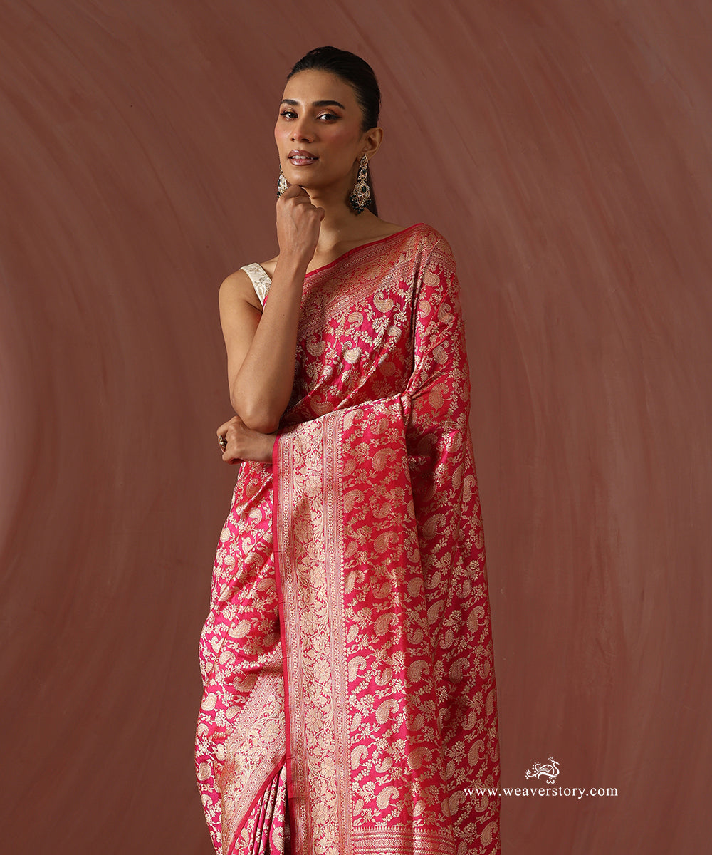 Majenta_Handloom_Pure_Katan_Silk_Saree_With_Allover_Ambi_Kadhwa_Jaal
_WeaverStory_02