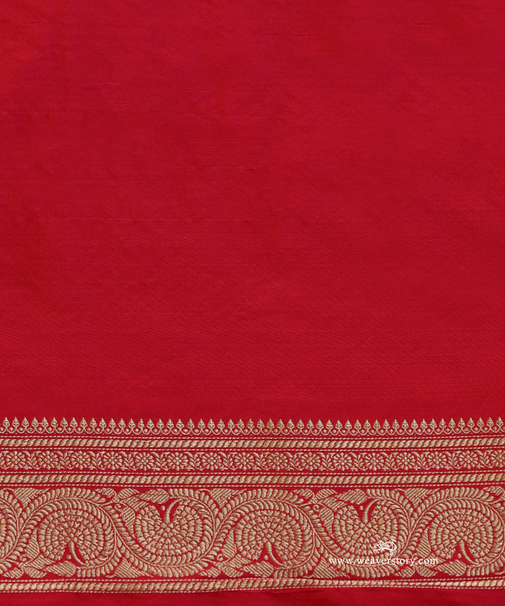 Majenta_Handloom_Pure_Katan_Silk_Saree_With_Allover_Ambi_Kadhwa_Jaal
_WeaverStory_05