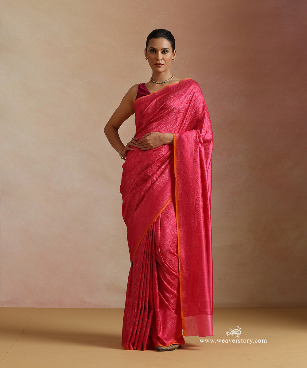 Pink_Handloom_Pure_Katan_Silk_Tanchoi_Banrasi_Saree_With_Floral_Aadi_Bel_And_Orange_Selvedge_WeaverStory_02