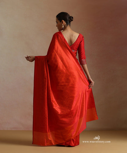 Orange_And_Red_Handloom_Pure_Katan_Silk_Resham_Tanchoi_Banrasi_Saree_With_Small_Floral_And_Red_Selvedge_WeaverStory_03