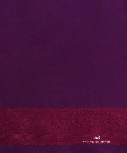 Blue_And_Purple_Handloom_Pure_Katan_Silk_Resham_Tanchoi_Banrasi_Saree_With_Small_Floral_And_Red_Selvedge_WeaverStory_05