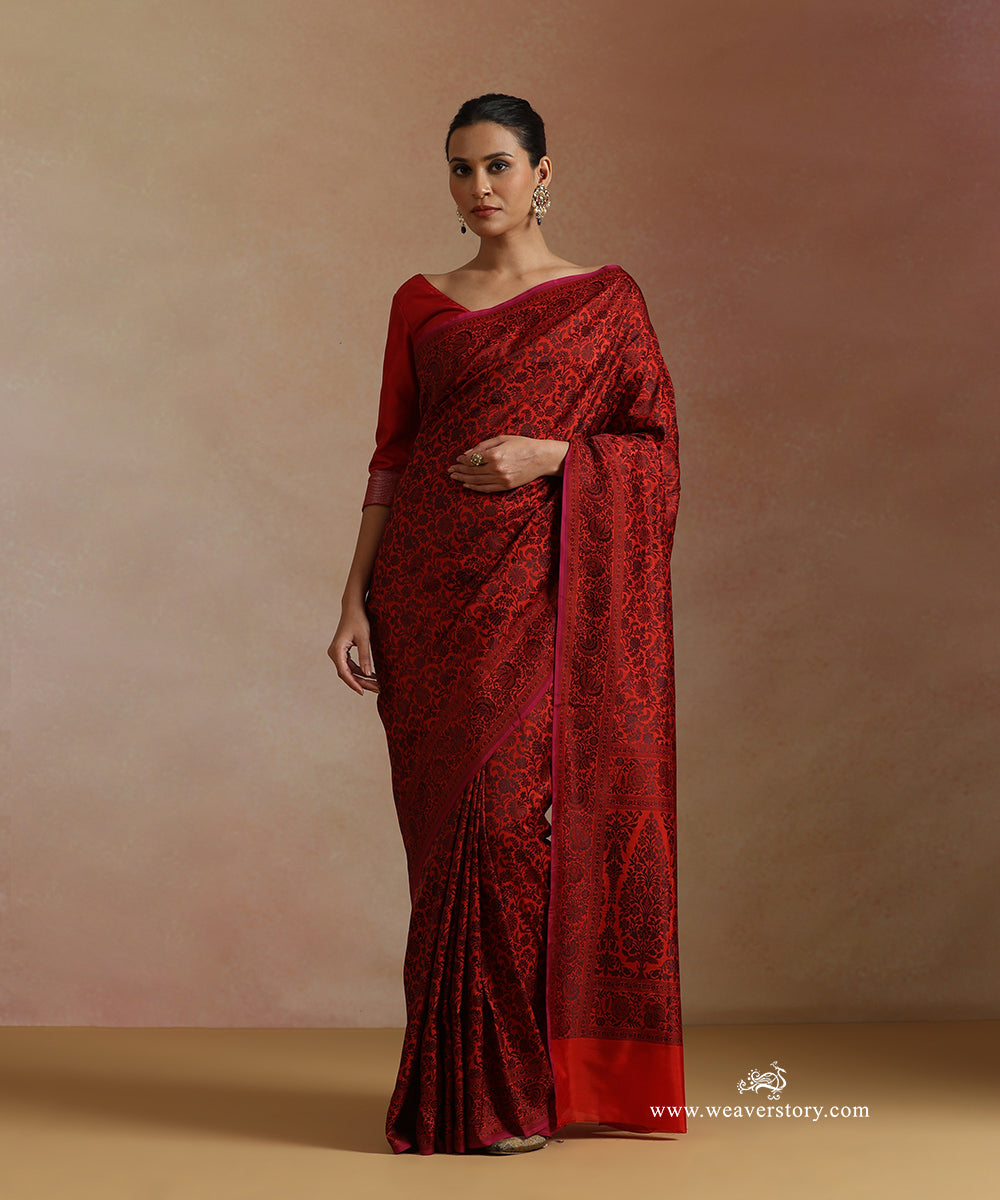 Orange_And_Black_Handloom_Pure_Katan_Silk_Resham_Tanchoi_Banrasi_Saree_With_Flower_Jall_And_Pink_Selvedge_WeaverStory_02