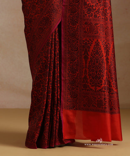 Orange_And_Black_Handloom_Pure_Katan_Silk_Resham_Tanchoi_Banrasi_Saree_With_Flower_Jall_And_Pink_Selvedge_WeaverStory_04