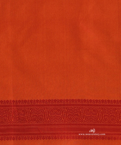 Orange_And_Black_Handloom_Pure_Katan_Silk_Resham_Tanchoi_Banrasi_Saree_With_Flower_Jall_And_Pink_Selvedge_WeaverStory_05