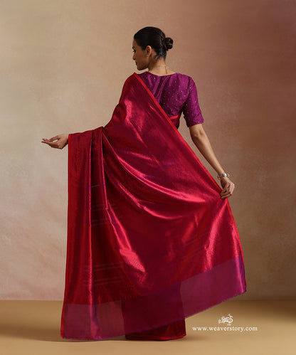 Red_And_Purple_Handloom_Pure_Katan_Silk_Resham_Tanchoi_Banrasi_Saree_With_Flower_Jall_WeaverStory_03
