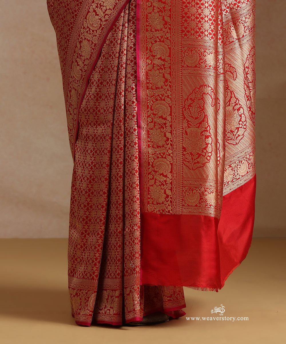 Red_Handloom_Pure_Katan_Silk_Kimkhab_Banrasi_Saree_With_Samll_Flower_WeaverStory_04