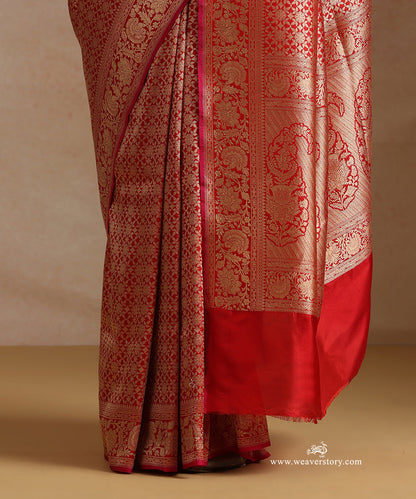 Red_Handloom_Pure_Katan_Silk_Kimkhab_Banrasi_Saree_With_Samll_Flower_WeaverStory_04