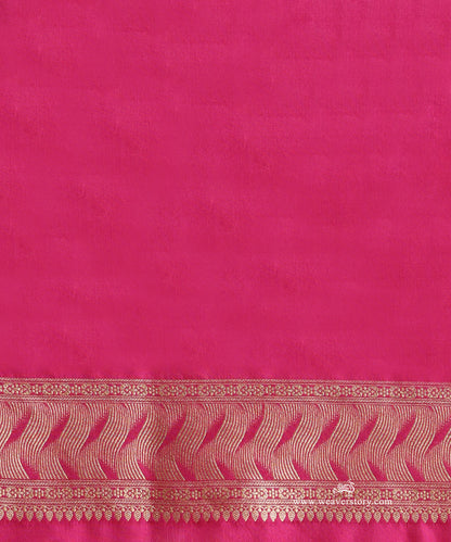 Red_Handloom_Pure_Katan_Silk_Kimkhab_Banrasi_Saree_With_Flowing_Lines_On_Border_WeaverStory_05