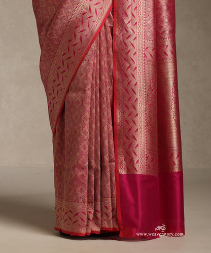 Rani_Pink_Handloom_Pure_Katan_Silk_Kimkhab_Banarasi_Saree_With_Flowing_Lines_On_Border_WeaverStory_04