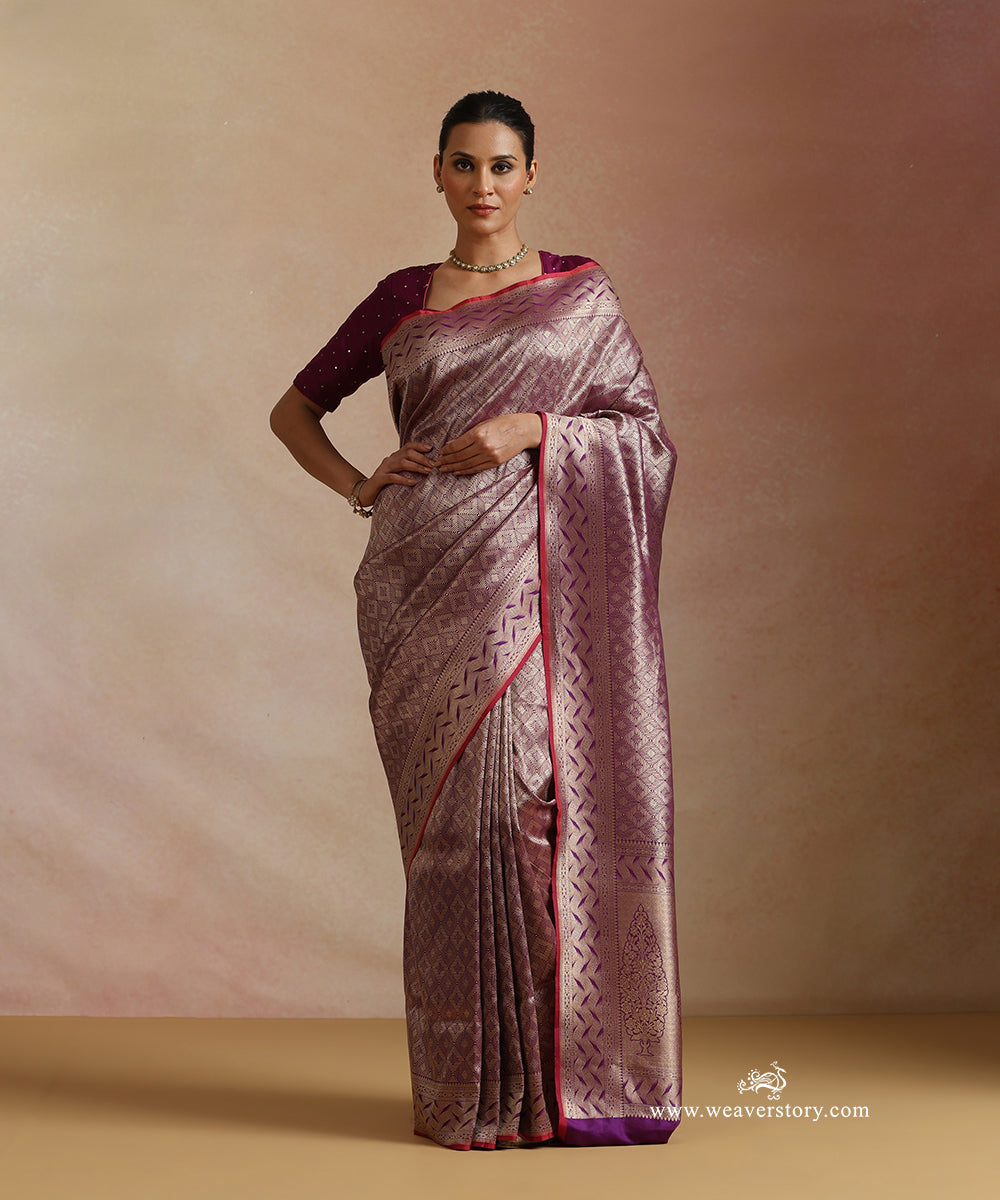 Purple_Pure_Katan_Silk_Kimkhab_Banrasi_Saree_With_Flowing_Lines_On_Border_WeaverStory_02