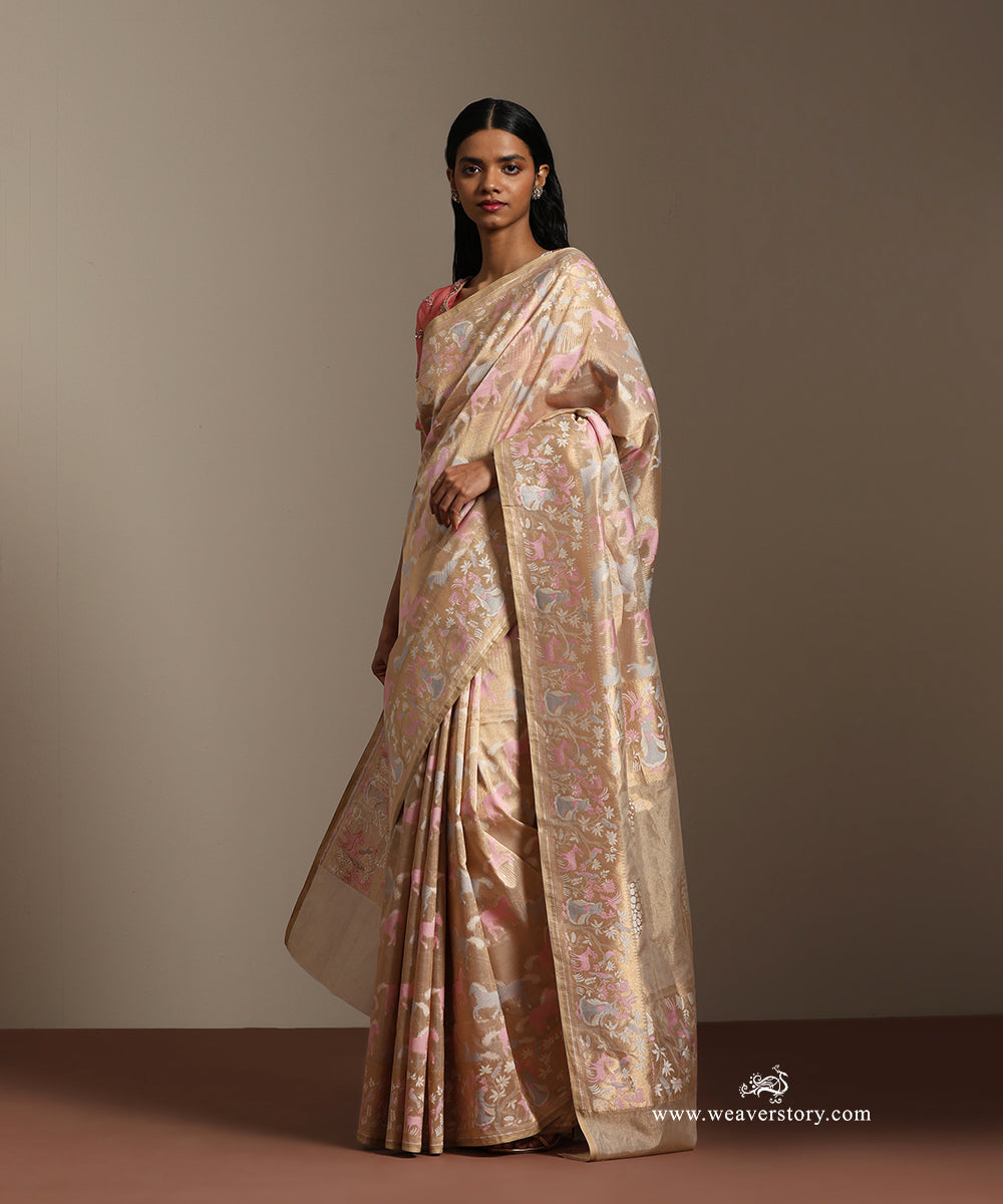 Gold_Handloom_Pure_Tissue_Silk_Banarasi_Shikargha_Saree_With_Zebra_Motifs_On_Pallu_WeaverStory_01