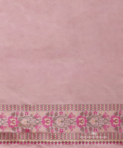 Soft_Pink_Handloom_Pure_Katan_Silk_Tanchoi_Banarasi_Saree_With_Rose_Flower_Jall_WeaverStory_05