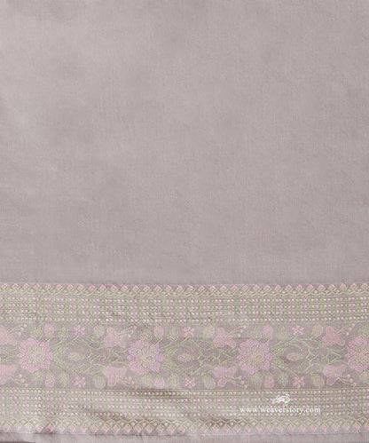 Gray_Handloom_Pure_Katan_Silk_Tanchoi_Banarasi_Saree_With_Rose_Flower_Jall_WeaverStory_05