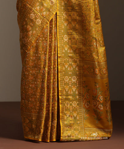 Mustard_Handloom_Pure_Katan_Silk_Tanchoi_Banarasi_Saree_With_Rose_Flower_Jall_WeaverStory_04
