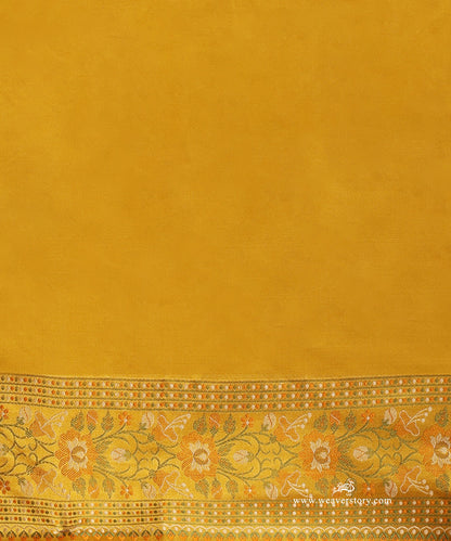 Mustard_Handloom_Pure_Katan_Silk_Tanchoi_Banarasi_Saree_With_Rose_Flower_Jall_WeaverStory_05