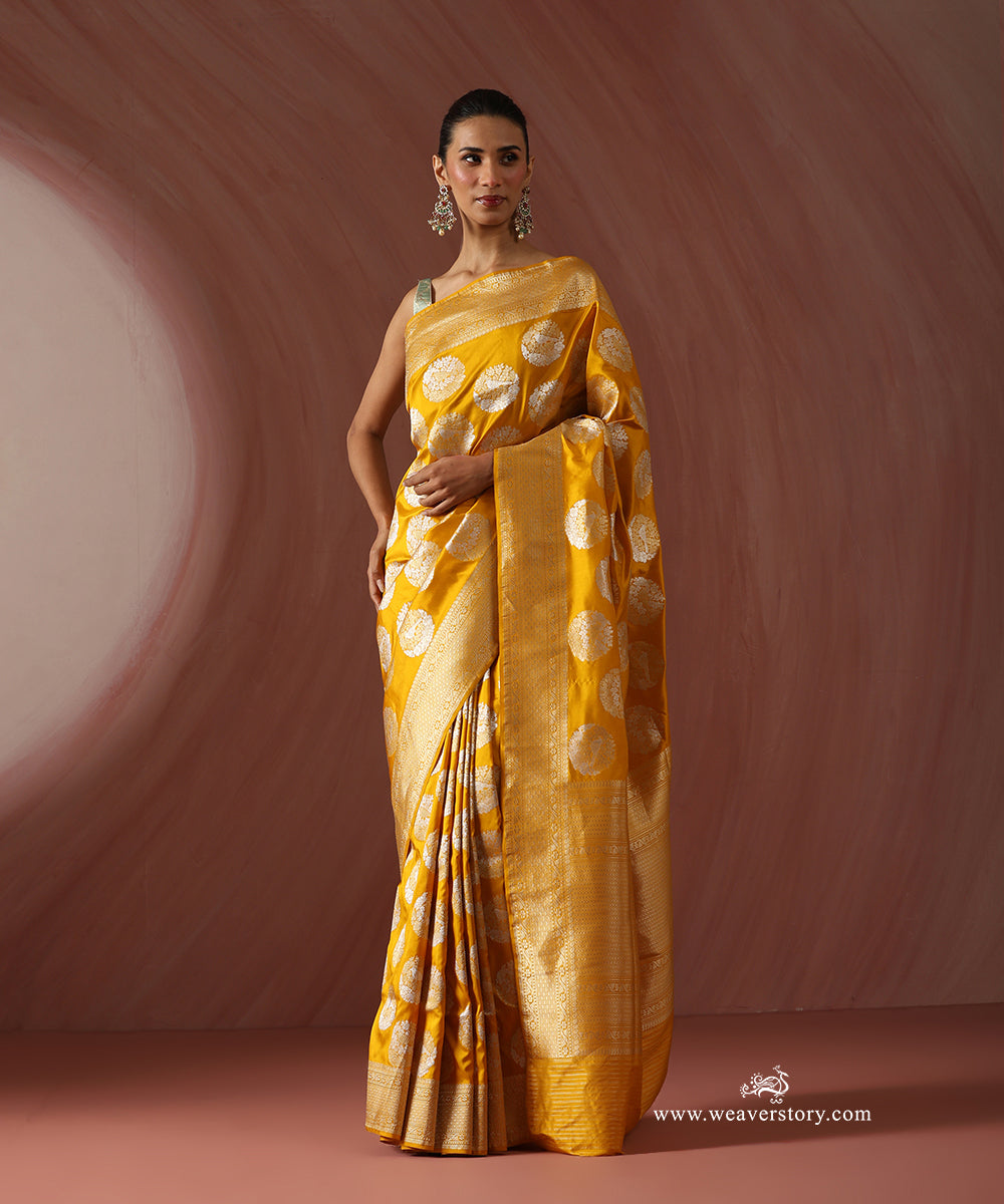 Yellow_Handloom_Pure_Katan_Silk_Banarasi_Saree_With_Kadhwa_Birds_Boota_WeaverStory_01