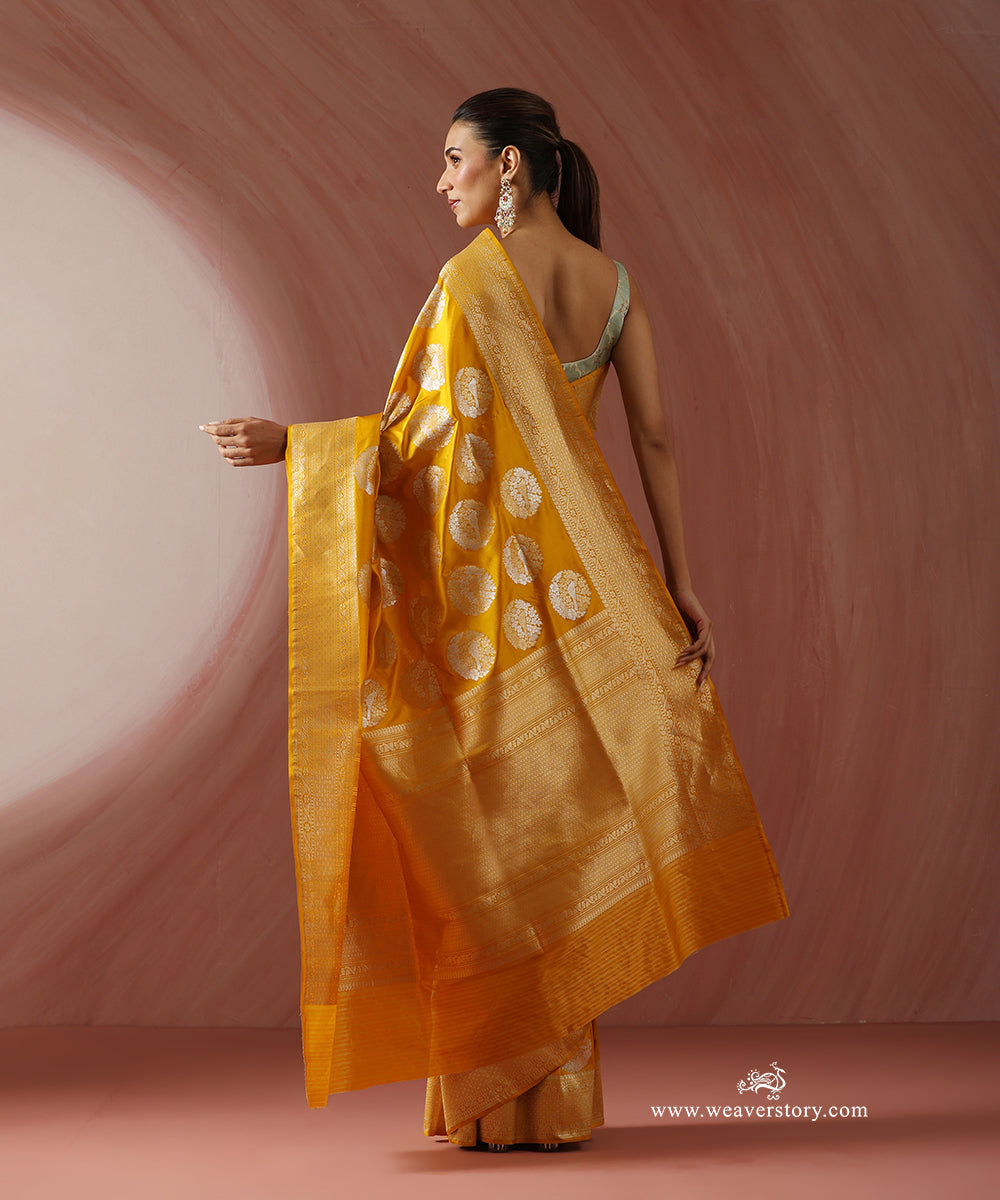 Yellow_Handloom_Pure_Katan_Silk_Banarasi_Saree_With_Kadhwa_Birds_Boota_WeaverStory_03