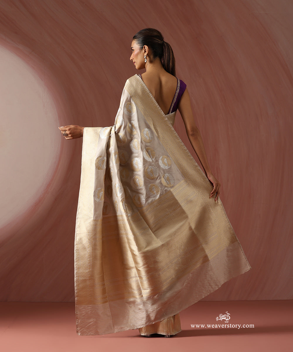 Off_White_Handloom_Pure_Katan_Silk_Banarasi_Saree_With_Kadhwa_Birds_Boota_WeaverStory_03
