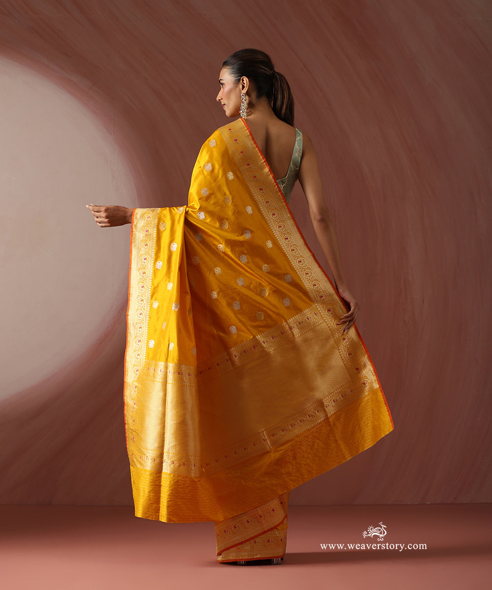 Yellow_Handloom_Pure_Katan_Silk_Banarasi_Kadhwa_Saree_With_Elephant_Booti_And_Pink_Meena_WeaverStory_03