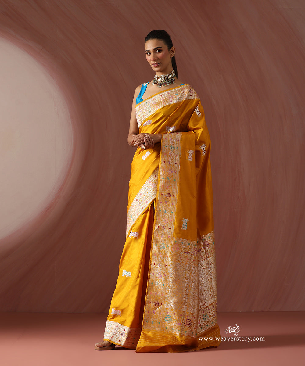 Mustard_Handloom_Pure_Katan_Silk_Banarasi_Kadhwa_Meenakari_Nandi_Motifs_With_Peacock_Motif_Border_WeaverStory_01