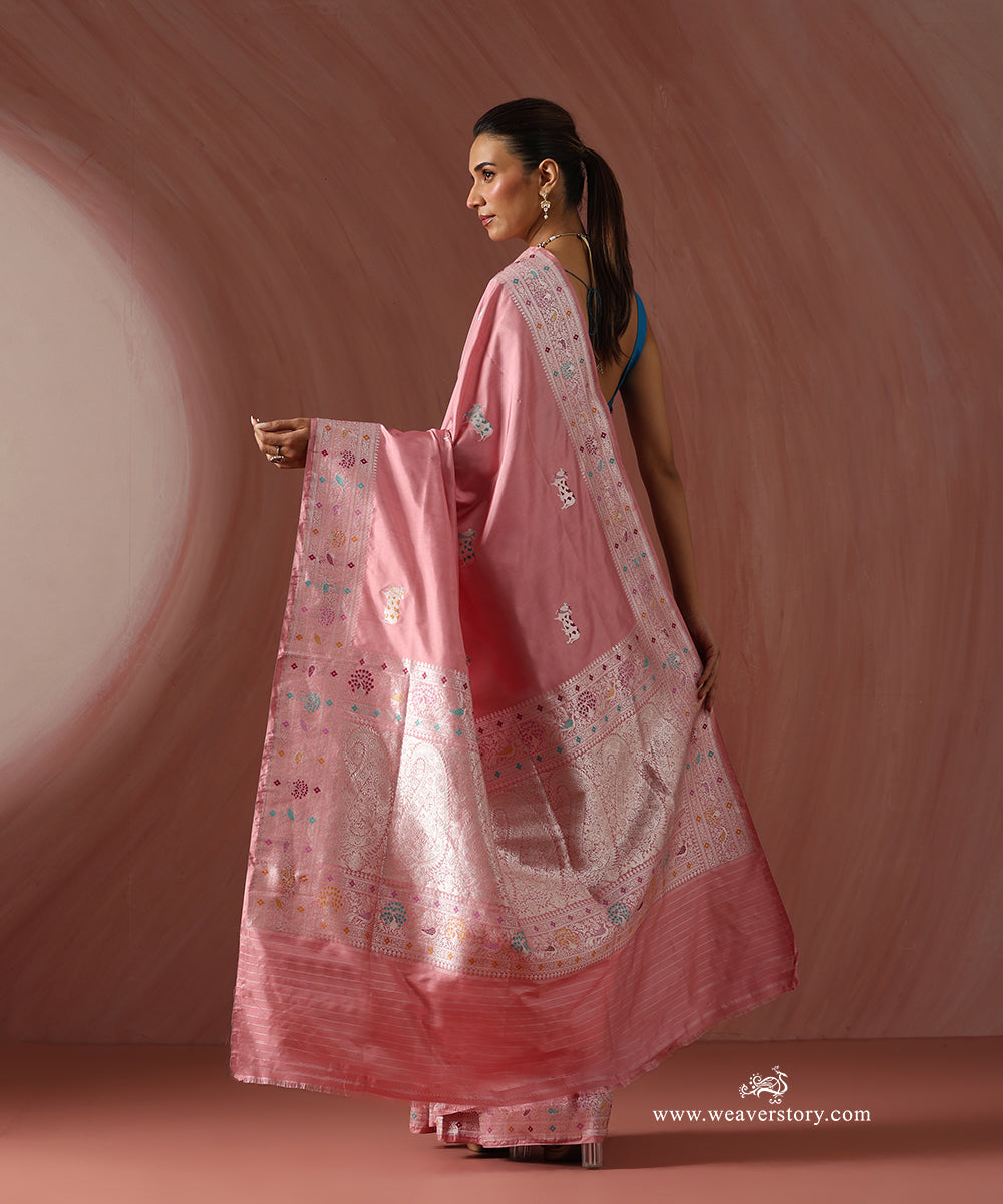 Baby_Pink_Handloom_Pure_Katan_Silk_Banarasi_Kadhwa_Saree_With_Meenakri_Nandi_Motifs_And_Peacock_Motif_Boder_WeaverStory_03