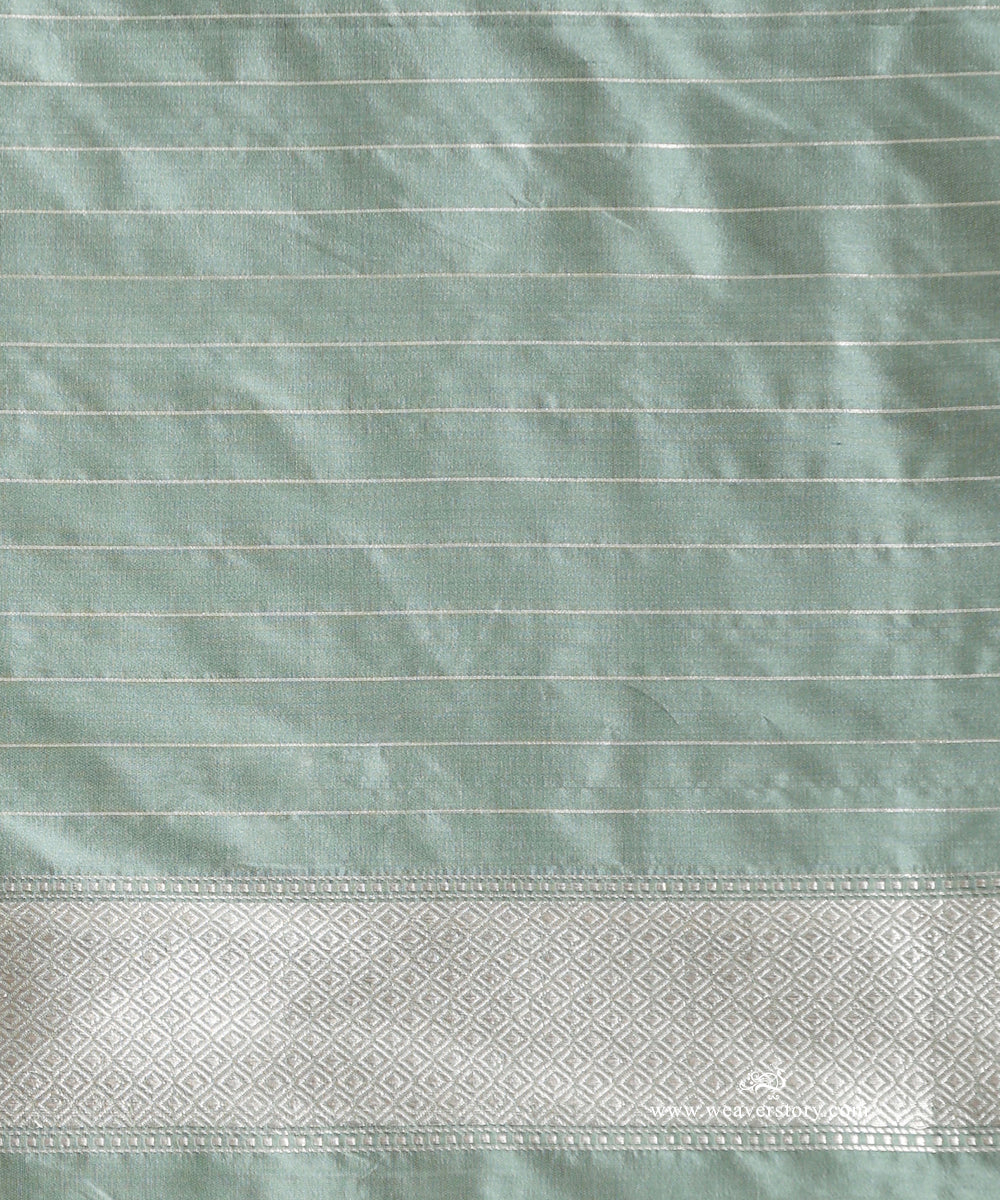 Ice_Blue_Handloom_Pure_Katan_Silk_Banarasi_Kimkhab_Guldasta_Motifs_Silvers_Zari_Saree_WeaverStory_05