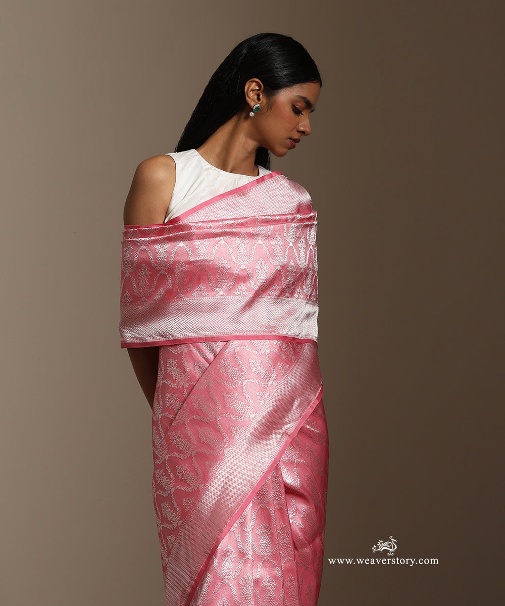Light_Pink_Handloom_Pure_Katan_Silk_Banarasi_Kimkhab_Guldasta_Motifs_Silvers_Zari_Saree_WeaverStory_02