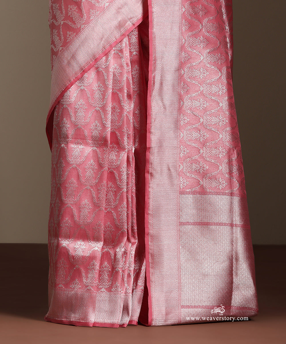 Light_Pink_Handloom_Pure_Katan_Silk_Banarasi_Kimkhab_Guldasta_Motifs_Silvers_Zari_Saree_WeaverStory_04