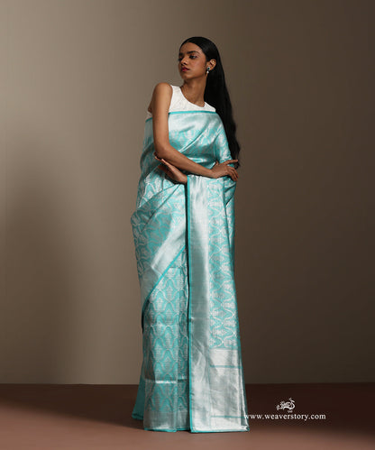 Fioji_Handloom_Pure_Katan_Silk_Banarasi_Kimkhab_Guldasta_Motifs_Silvers_Zari_Saree_WeaverStory_01
