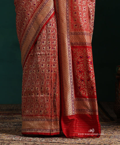Red_Handloom_Real_Zari_Pure_Katan_Silk_Banarasi_Saree_With_Small_Elephant_And_Peacock_Motifs_With_Purple_Meena_WeaverStory_04