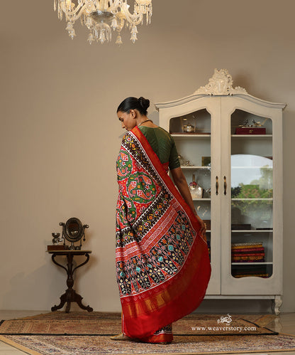 Red_And_Green_Handloom_Blue_Double_Ikat_Patola_With_Fish_Motifs_WeaverStory_03