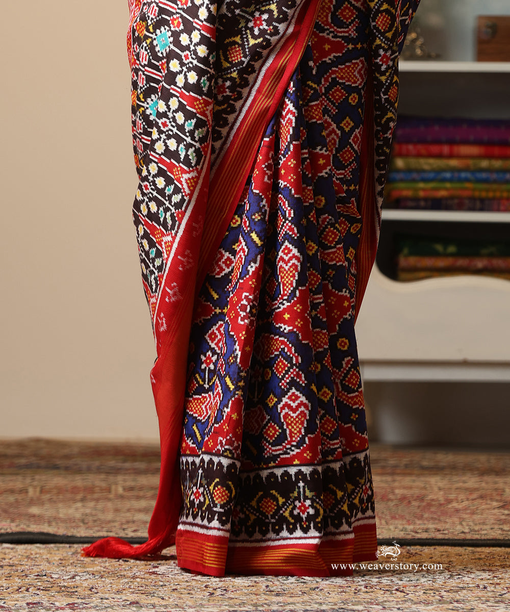Red_Blue_Handloom_Double_Ikat_Patola_Saree_With_Fish_Motifs_WeaverStory_04