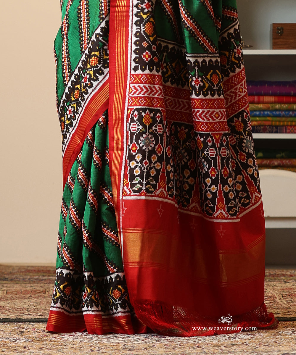 Green_And_Red_Handloom_Double_Ikat_Patola_Saree_WeaverStory_04