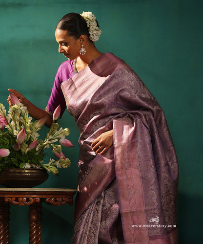 Old_Lavender_Pure_Silk_Kanjivarm_Saree_With_All_Over_Antique_Zari_Braocade_Weave_WeaverStory_02