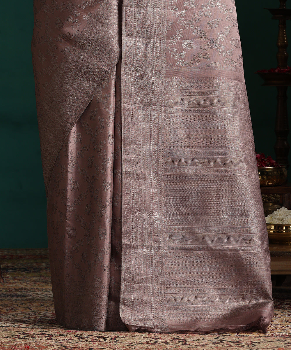 Old_Lavender_Pure_Silk_Kanjivaram_Saree_With_Antique_Zari_Floral_Body_WeaverStory_04