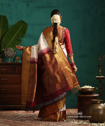 Offwhite_Handloom_Pure_Silk_Kanjivaram_Saree_With_Maroon_Korvai_Border_And_Rudraksh_And_Annapakshi_Thread_Motifs_WeaverStory_03