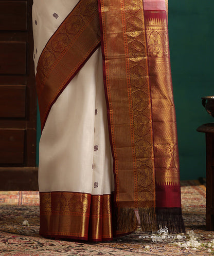 Offwhite_Handloom_Pure_Silk_Kanjivaram_Saree_With_Maroon_Korvai_Border_And_Rudraksh_And_Annapakshi_Thread_Motifs_WeaverStory_04