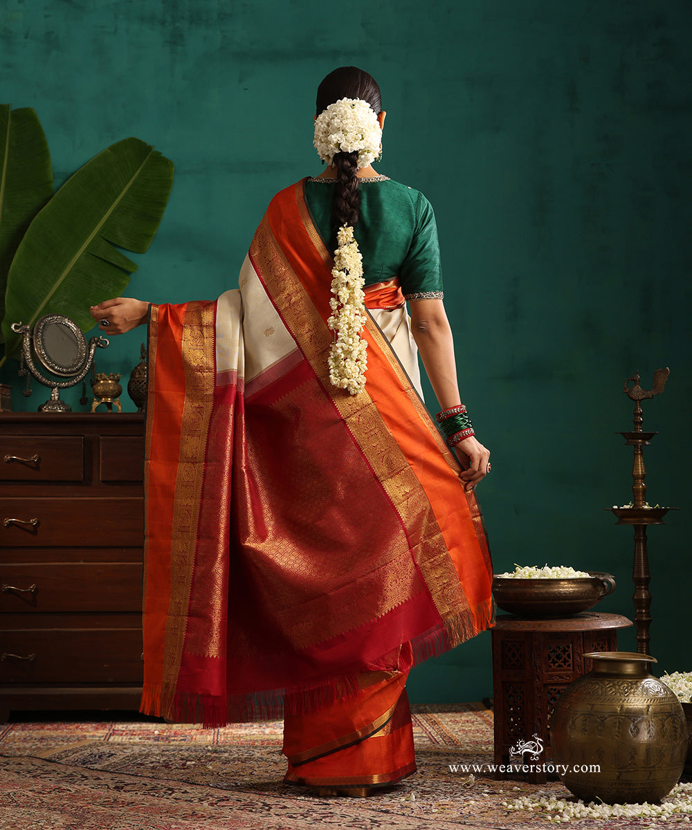 Offwhite_Handloom_Pin_Striped_Pure_Silk_Kanjivaram_Saree_With_Orange_And_Maroon_Korvai_Border_And_Paisley_Mayura_Motifs_WeaverStory_03