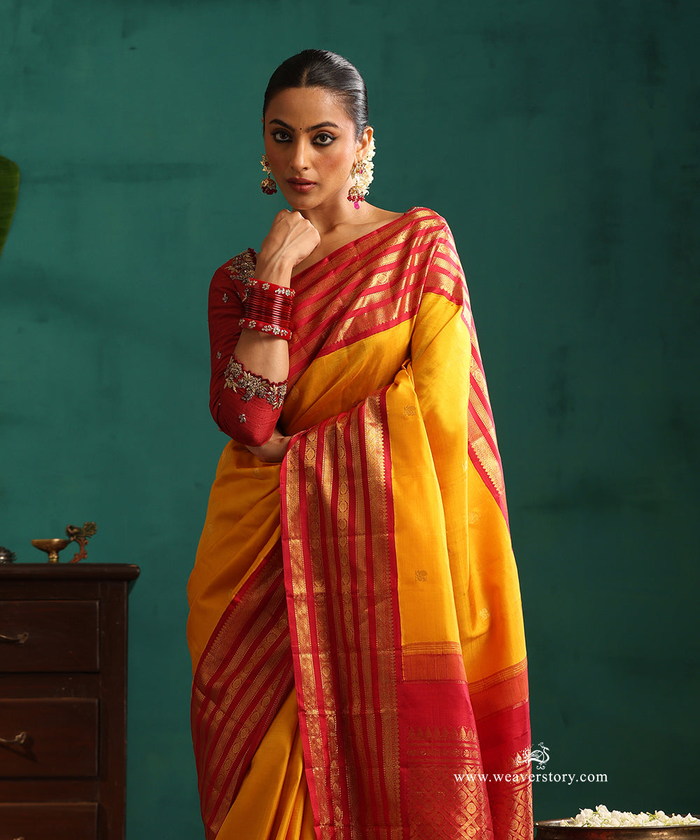 Mango_Yellow_Handloom_Pure_Kanjivaram_Saree_With_Paisleys_And_Mayura_Motif_And_Red_Korwai_Border_WeaverStory_02