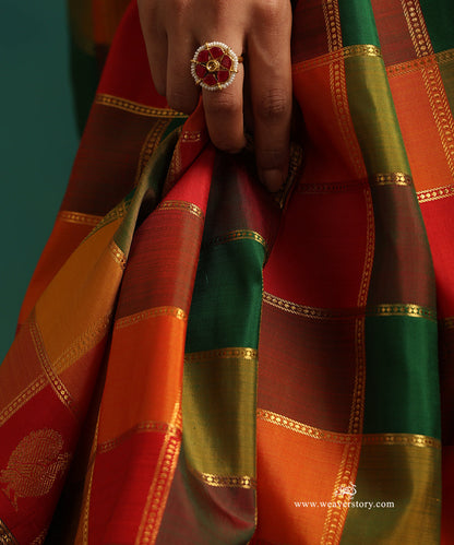Pure_Silk_Handloom_Kanjivaram_Paalum_Pazhamum_Zari_Checks_Saree_Multicolour_With_Woven_Annam_And_Mayil_Chakaram_Buttas_WeaverStory_05