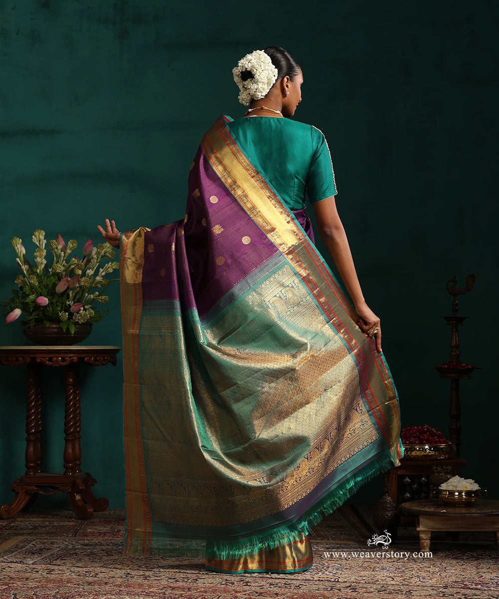 Purple_Pure_Silk_Vaira_Oosi_Kanjivaram_Saree_With_Chakram_And_Annapakshi_Motifs_And_Green_Korwai_Border_WeaverStory_03