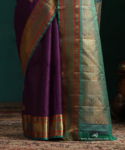 Purple_Pure_Silk_Vaira_Oosi_Kanjivaram_Saree_With_Chakram_And_Annapakshi_Motifs_And_Green_Korwai_Border_WeaverStory_04