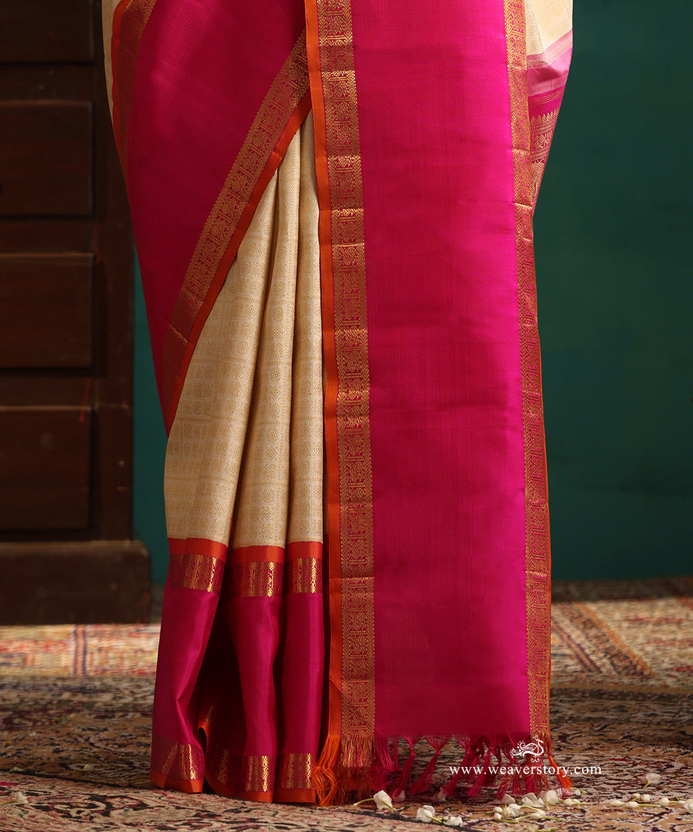 Cream_Pure_Silk_Pure_Zari_Kanjivaram_Saree_With_Blue_Korwai_Border_WeaverStory_04