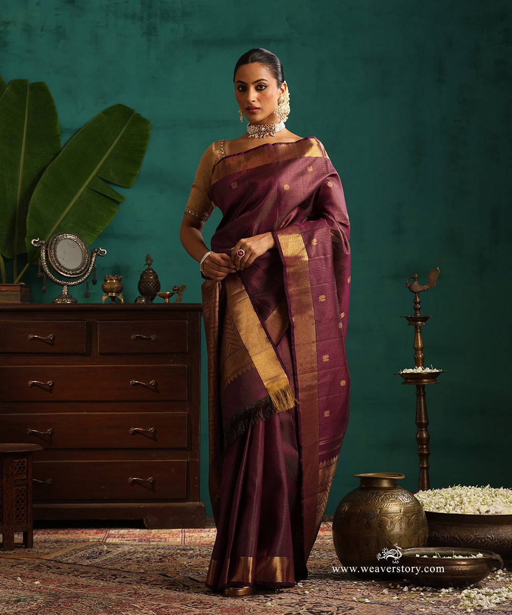 Deep_Purple_Handloom_Pure_Silk_Pure_Zari_Kanjivaram_Saree_With_Chakram_And_Annpakshi_Motifs_And_Chevron_Border_WeaverStory_01