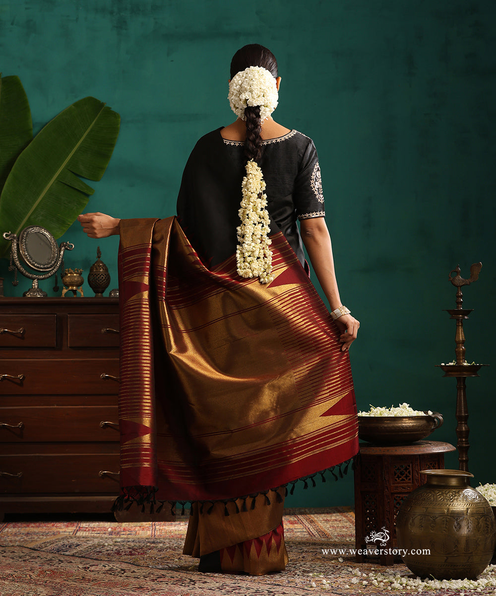 Black_And_Maroon_Handloom_Pure_Silk_Pure_Zari_Antique_Gold_Rising_Temple_Kajivaram_Saree_WeaverStory_03
